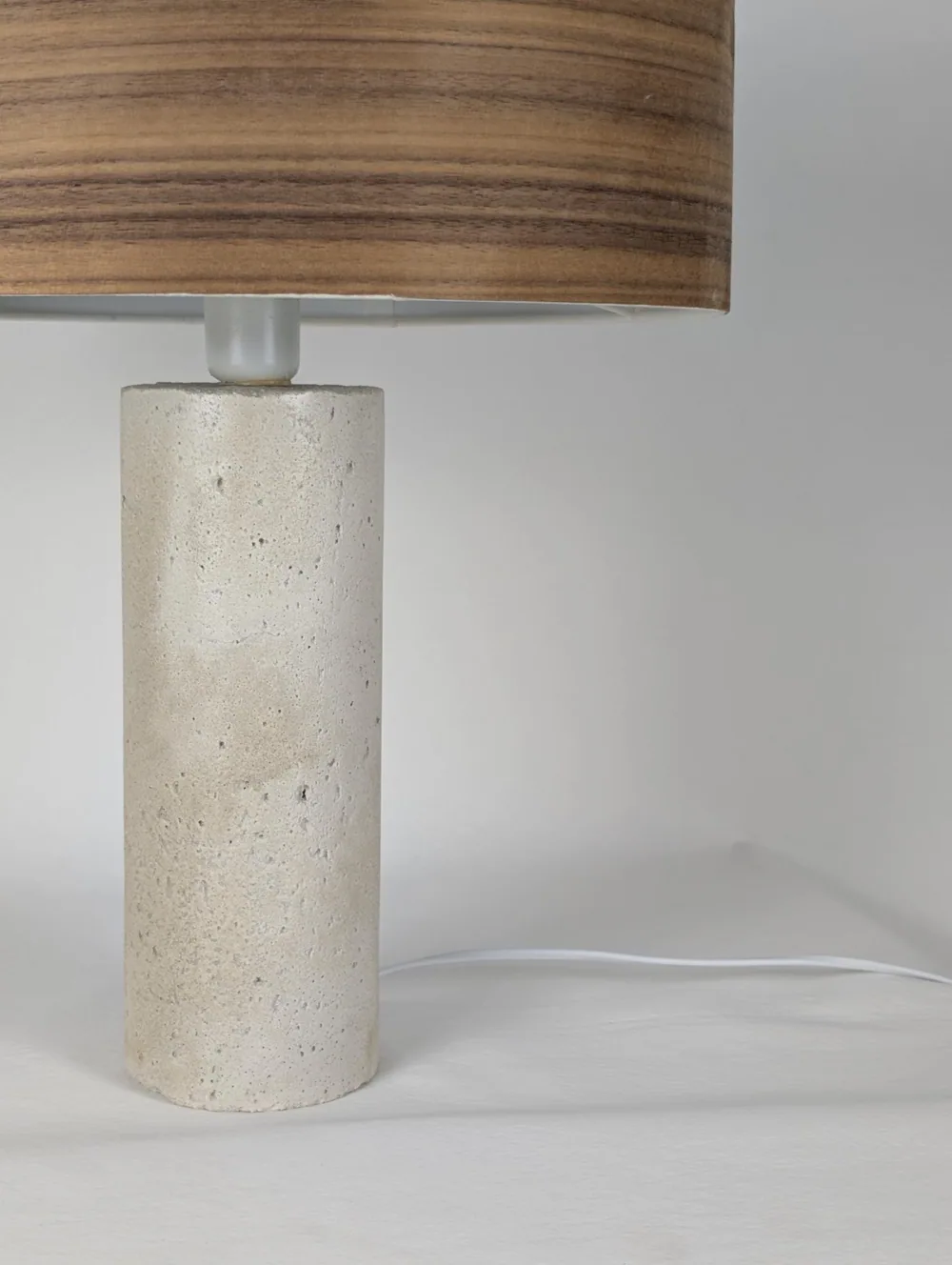 Lámpara de mesa Sirio de Nogal